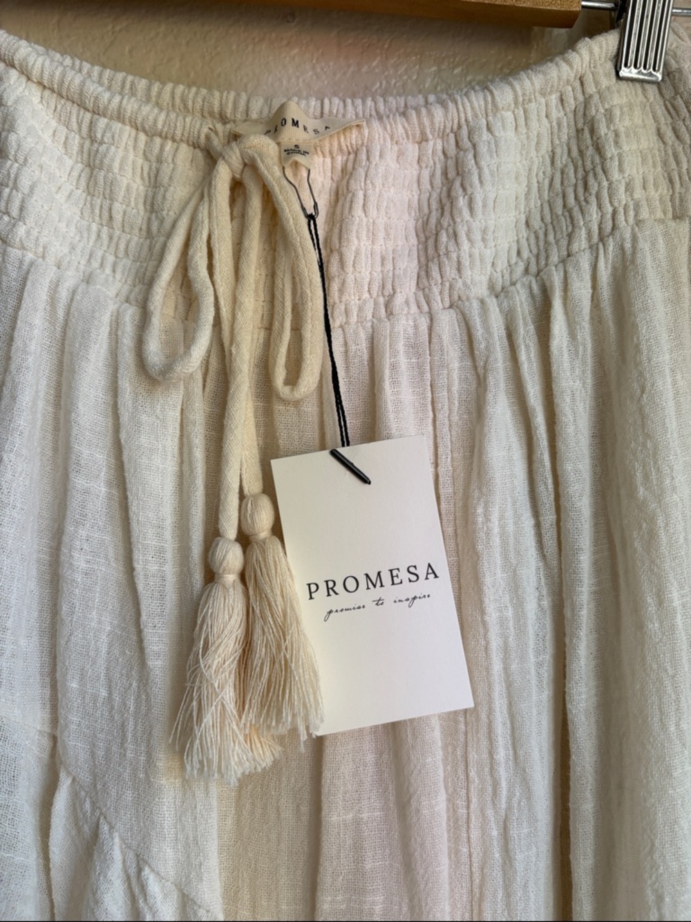 NWT PROMESA Off White High to Low Flowy Skirt Womens Size S - Picture 2 of 6